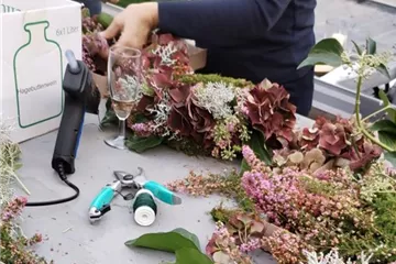 Workshop: Gefäß trifft Kranz – Herbstdeko mit Stil